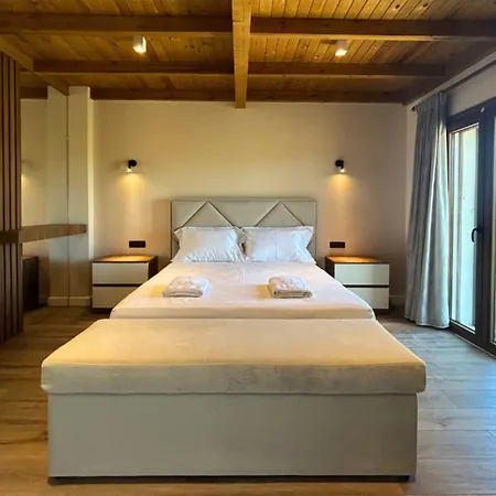 Ami Hotel *